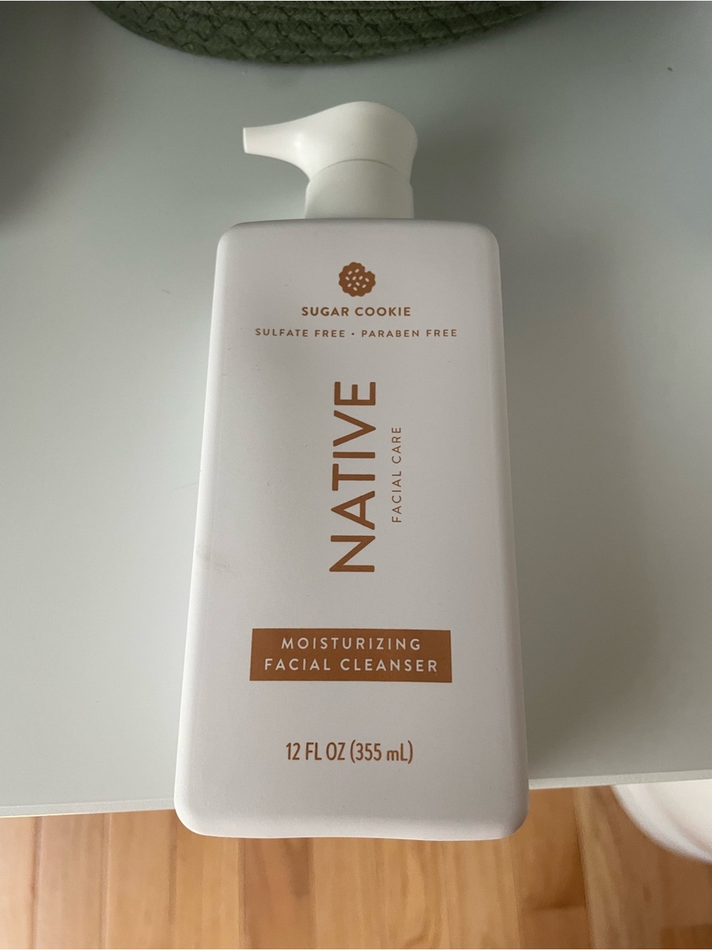 Native Moisturizing Facial Cleanser in Sugar Cookie